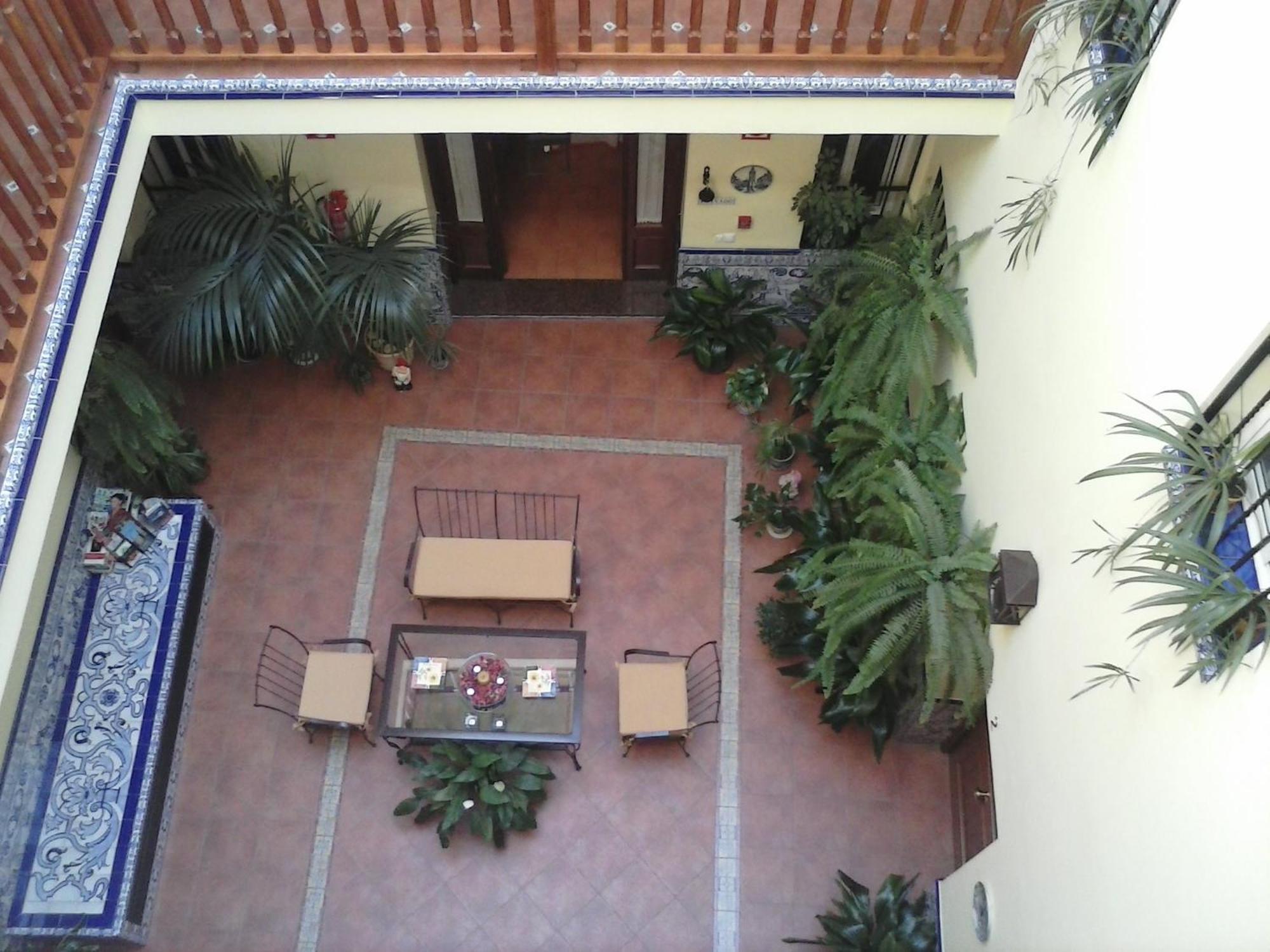 Pension Dona Trinidad Sevilla Dış mekan fotoğraf