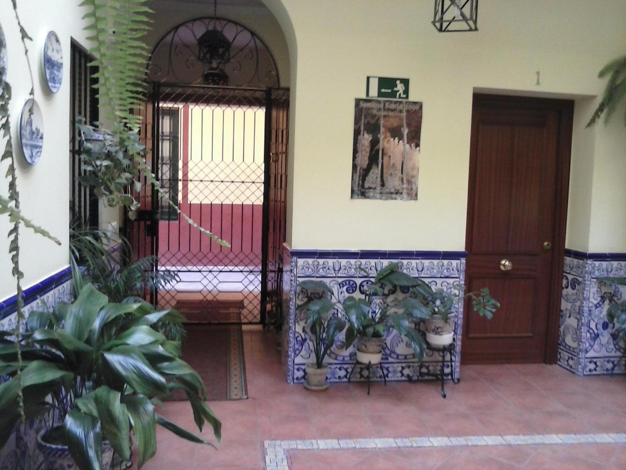 Pension Dona Trinidad Sevilla Dış mekan fotoğraf