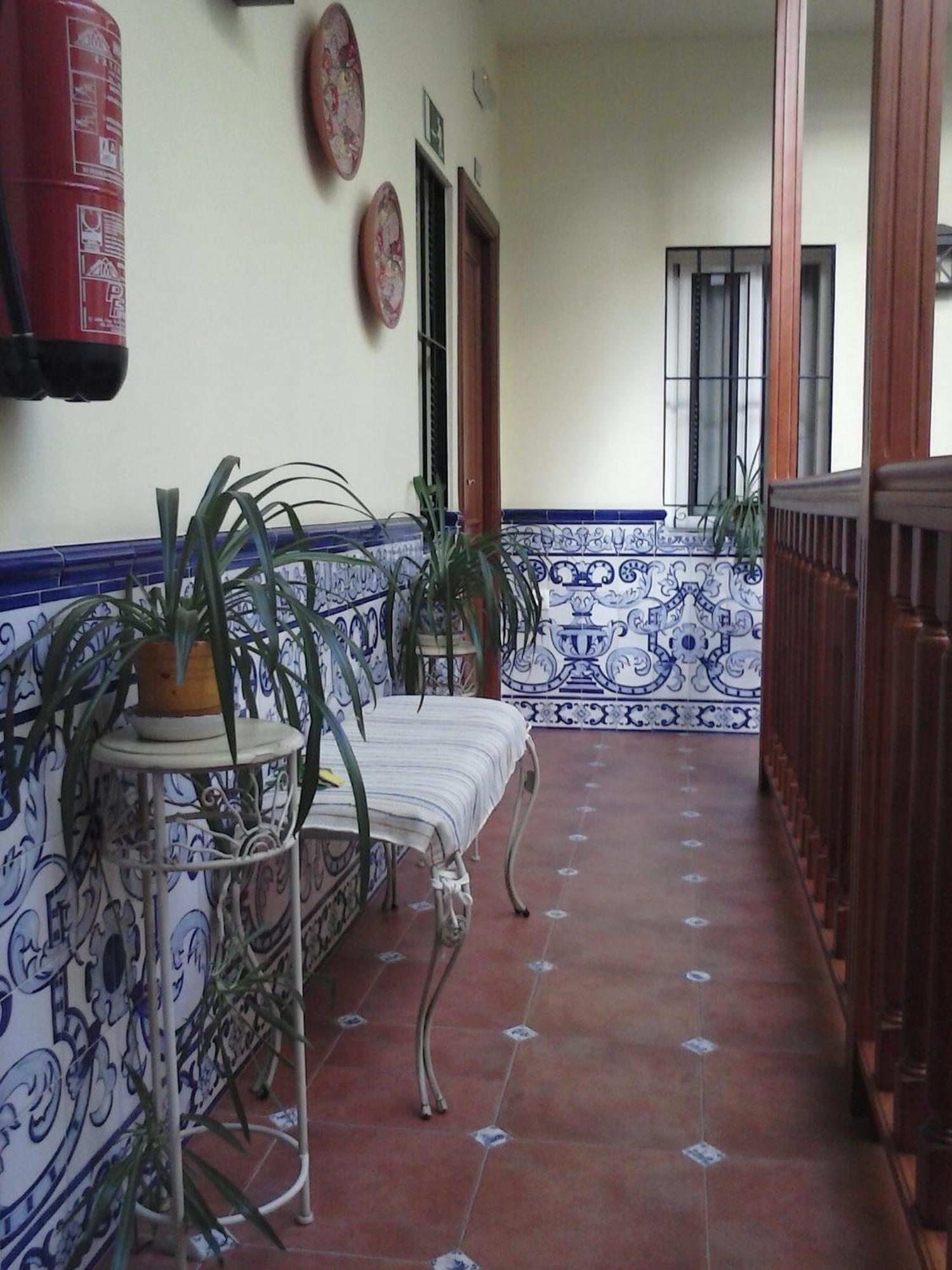 Pension Dona Trinidad Sevilla Dış mekan fotoğraf