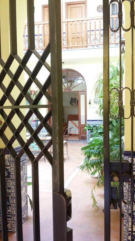 Pension Dona Trinidad Sevilla Dış mekan fotoğraf